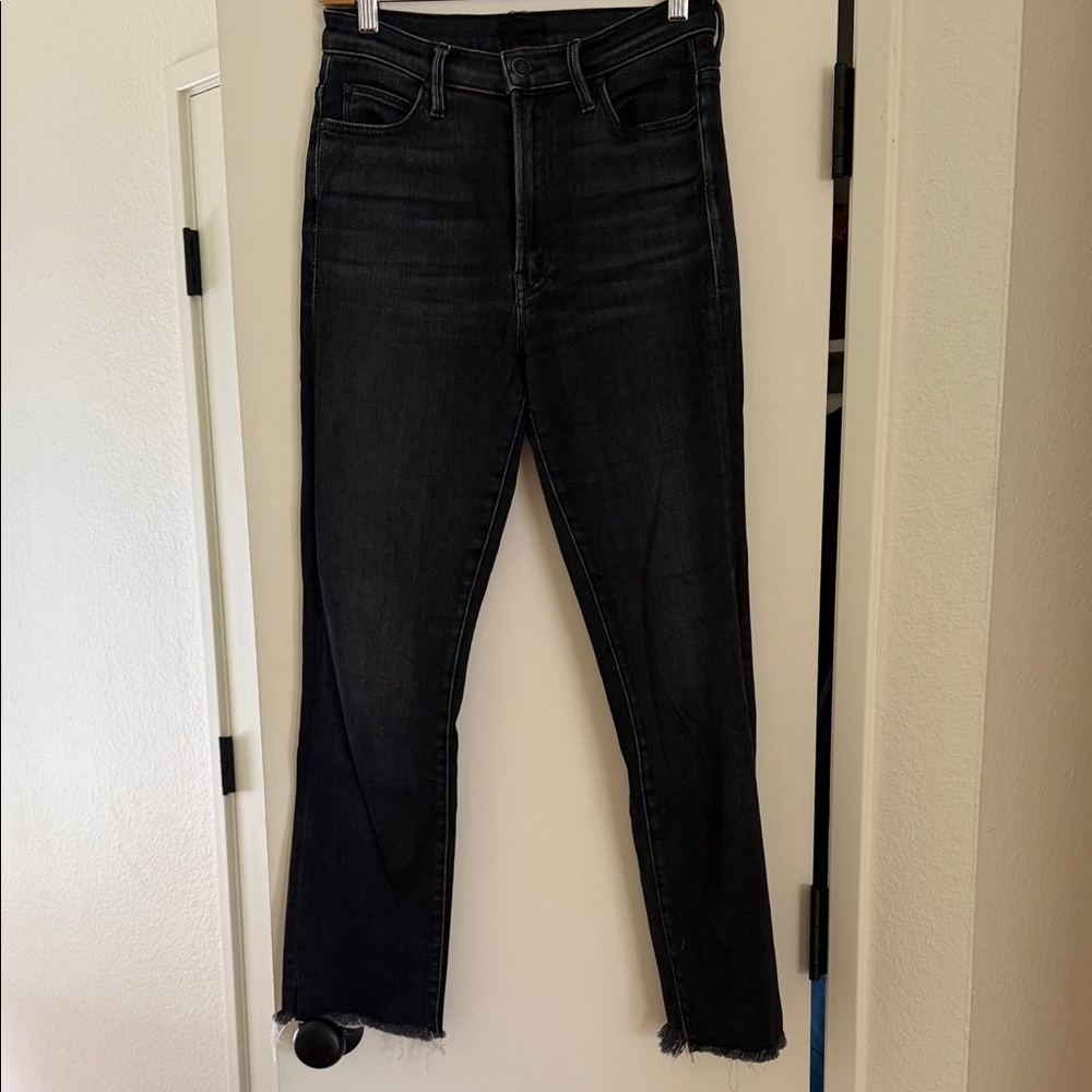 MOTHER High waisted Rascal Ankle Snip it Black with Raw Hem size 27